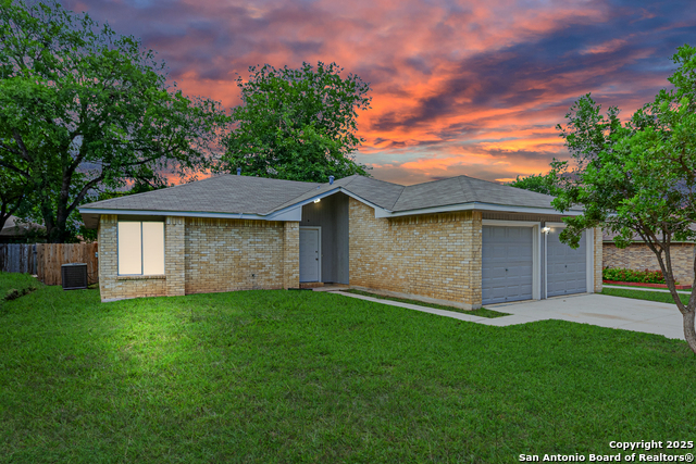 Details for 7912 Forest Crossing, Live Oak, TX 78233