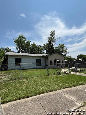 Listing photo id 0 for 2918 Vera Cruz