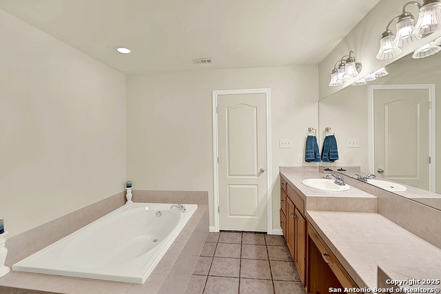 Image 31 of 47 For 709 Voges  