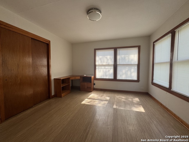 Image 10 of 14 For 907 Goodwin W