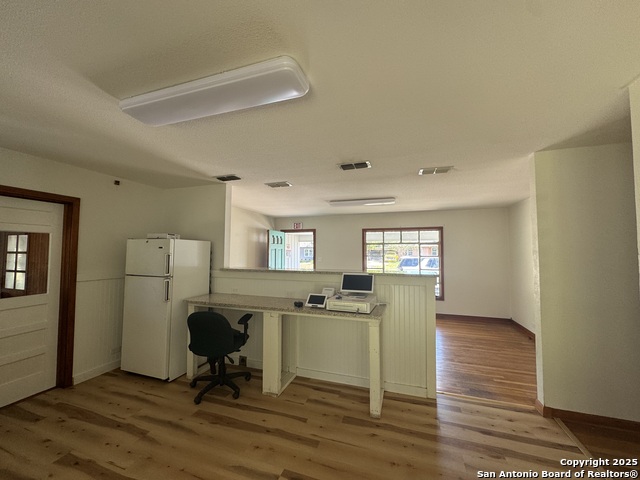 Image 5 of 14 For 907 Goodwin W