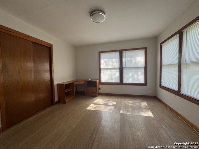 Image 7 of 14 For 907 Goodwin W