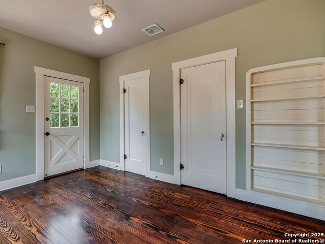 Image 34 of 45 For 520 Mulberry E
