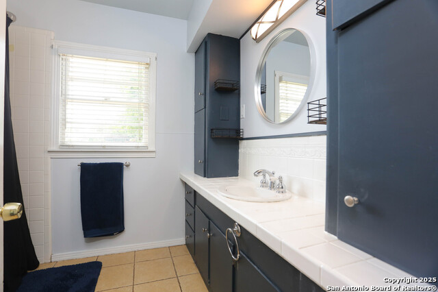 Image 13 of 25 For 621 Hackberry