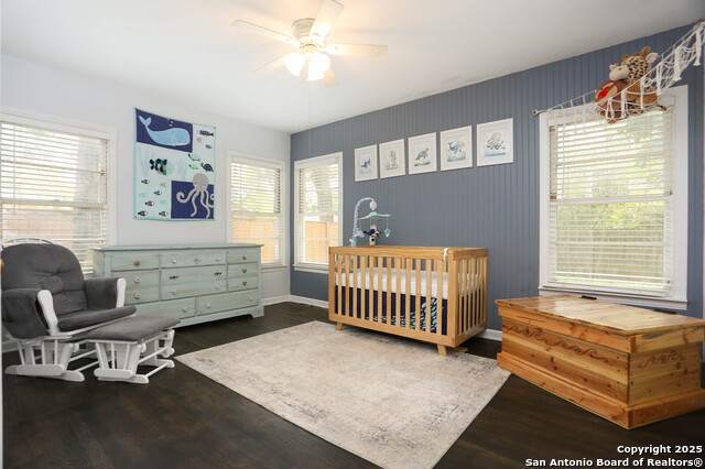 Image 16 of 25 For 621 Hackberry