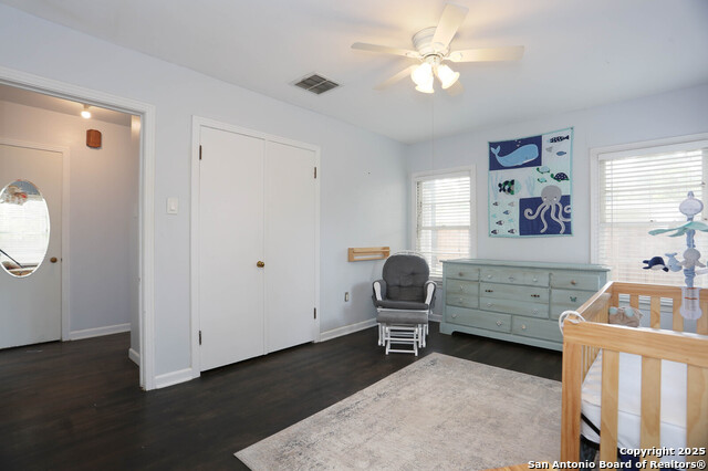 Image 17 of 25 For 621 Hackberry