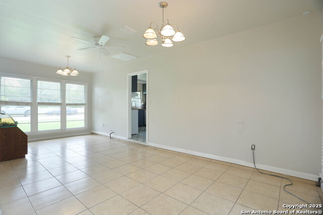 Image 18 of 25 For 621 Hackberry