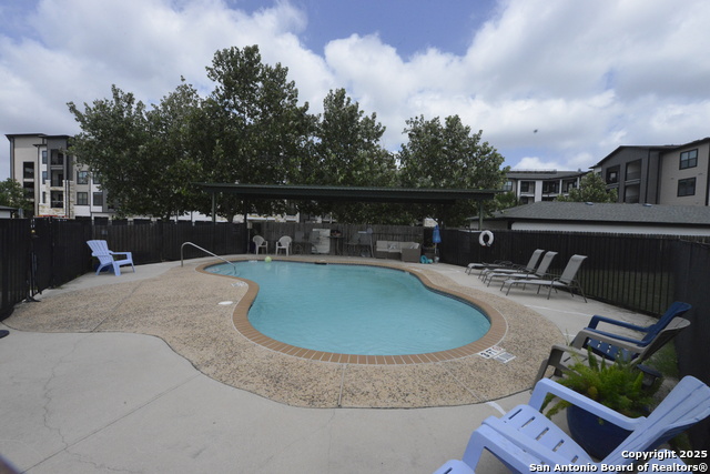 Image 13 of 17 For 4949 Hamilton Wolfe  8204