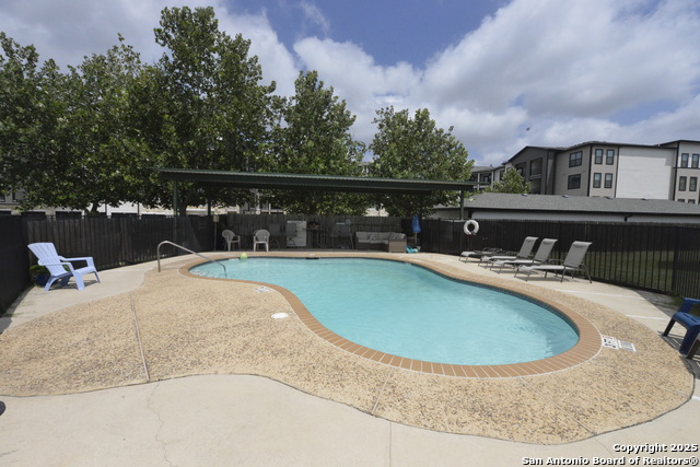 Image 15 of 17 For 4949 Hamilton Wolfe  8204
