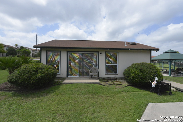 Image 16 of 17 For 4949 Hamilton Wolfe  8204