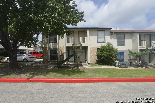 Image 2 of 17 For 4949 Hamilton Wolfe  8204