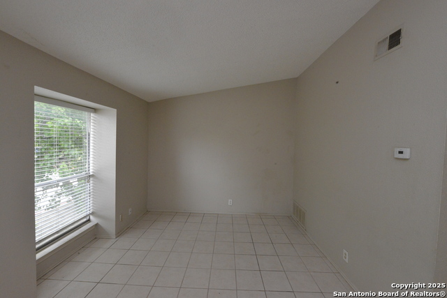 Image 3 of 17 For 4949 Hamilton Wolfe  8204