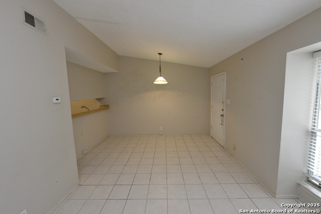 Image 4 of 17 For 4949 Hamilton Wolfe  8204