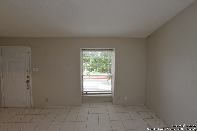 Image 5 of 17 For 4949 Hamilton Wolfe  8204