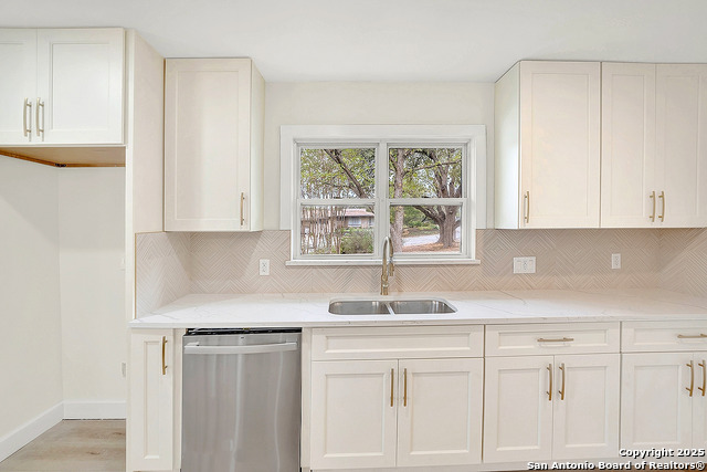 Image 32 of 52 For 200 Jeanette Dr