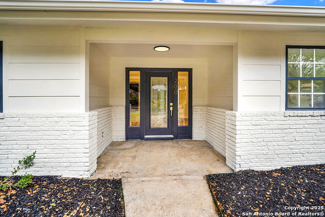 Image 4 of 52 For 200 Jeanette Dr