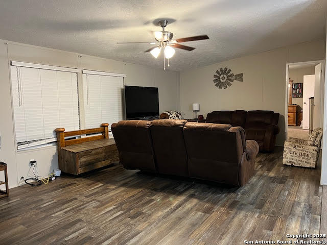 Listing photo id 4 for 352 County Road 741