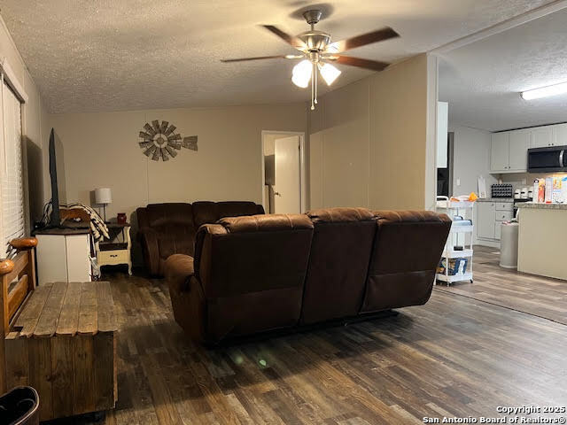 Listing photo id 5 for 352 County Road 741