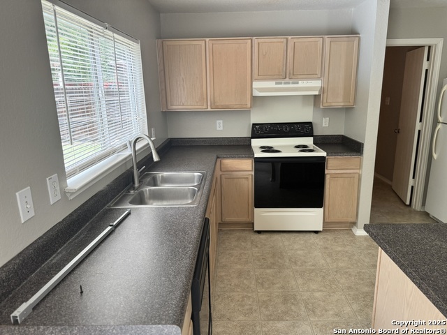 Image 10 of 34 For 5631 Lovett Oaks