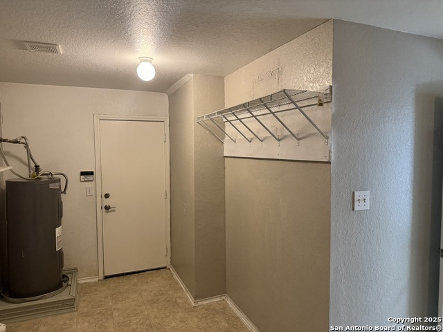 Image 14 of 34 For 5631 Lovett Oaks