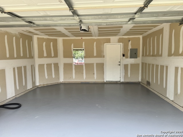 Image 33 of 34 For 5631 Lovett Oaks