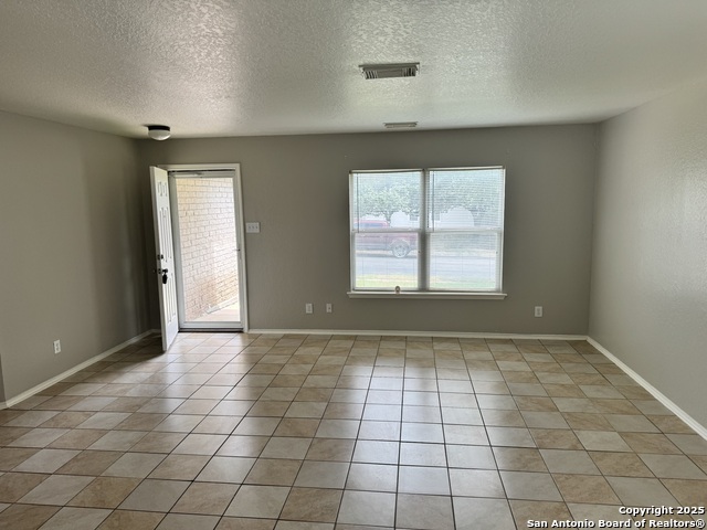 Image 8 of 34 For 5631 Lovett Oaks