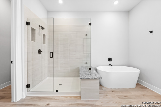 Listing photo id 12 for 305 Lawrence Drive
