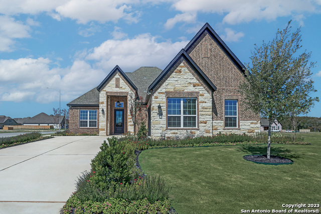 Listing photo id 0 for 305 Lawrence Drive