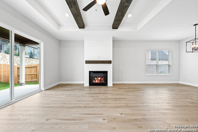 Listing photo id 4 for 305 Lawrence Drive