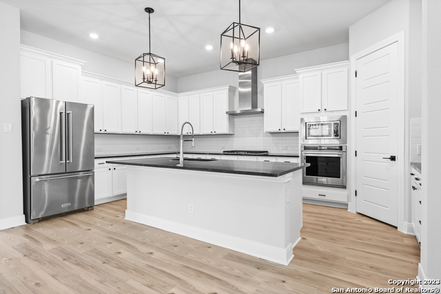 Listing photo id 6 for 305 Lawrence Drive