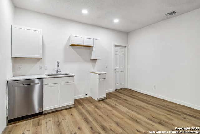 Image 3 of 7 For 1206 Hein Road W 102