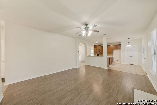 Image 14 of 43 For 10211 Elizabeth Ct