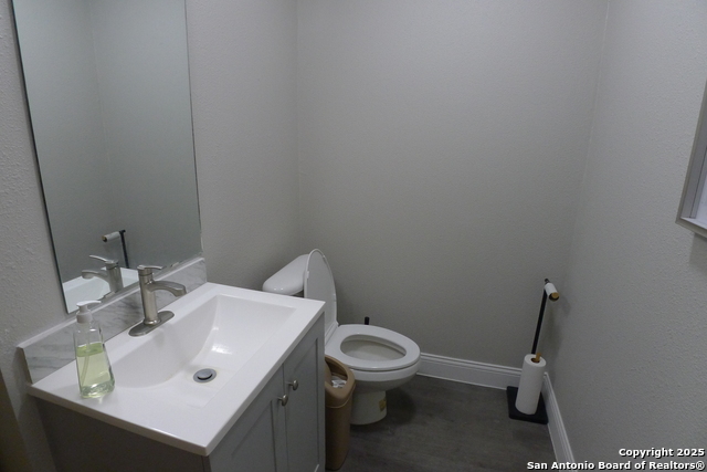 Listing photo id 11 for 15321 San Pedro Ave 202