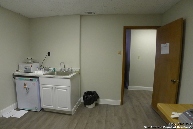 Listing photo id 14 for 15321 San Pedro Ave 202