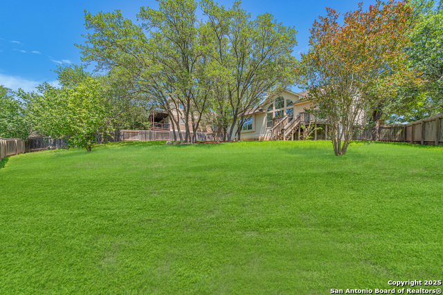 Image 29 of 36 For 19531 Clay Oak