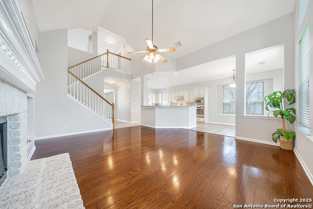 Image 4 of 36 For 19531 Clay Oak
