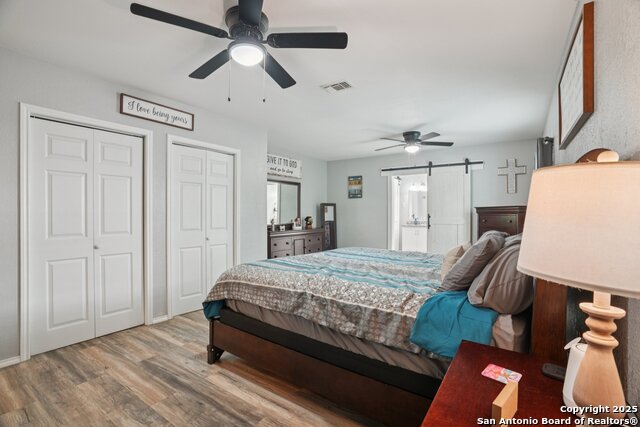Listing photo id 13 for 714 Esplanade N