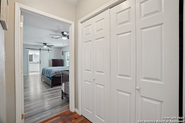 Listing photo id 27 for 714 Esplanade N