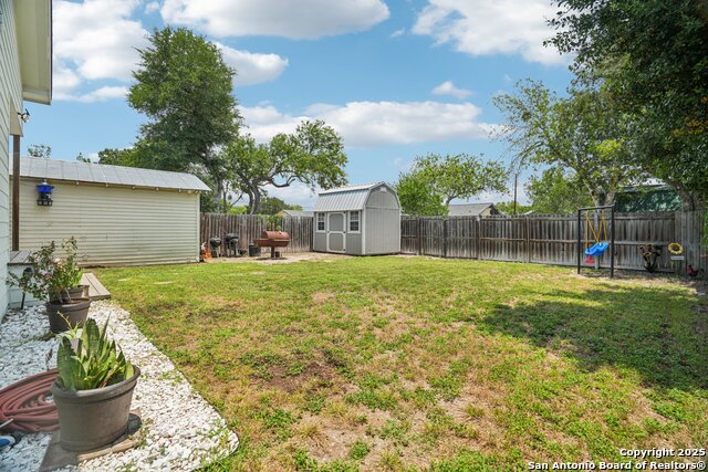 Listing photo id 34 for 714 Esplanade N