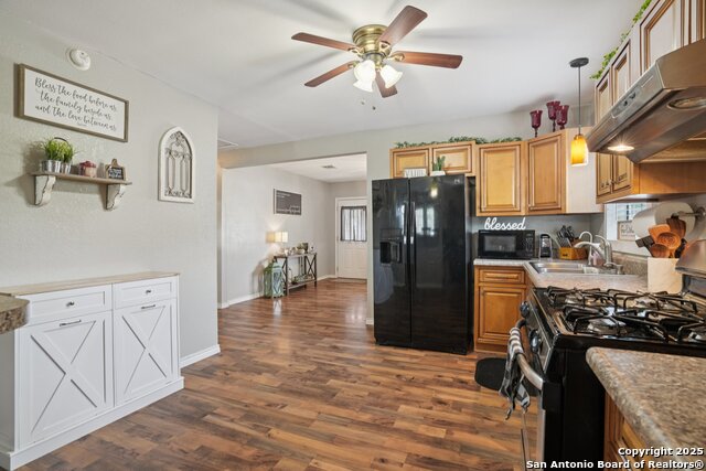 Listing photo id 4 for 714 Esplanade N