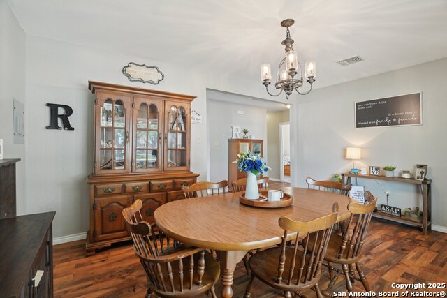 Listing photo id 7 for 714 Esplanade N