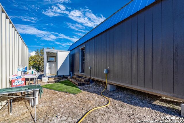 Listing photo id 12 for 2733 Private Road 4560