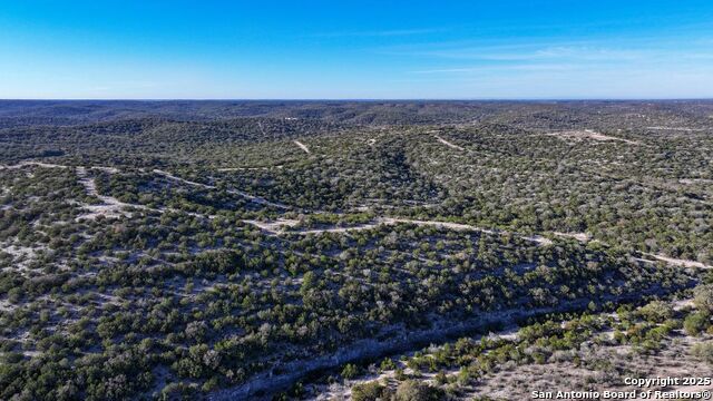 Listing photo id 19 for 2733 Private Road 4560