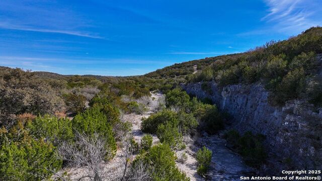 Listing photo id 1 for 2733 Private Road 4560