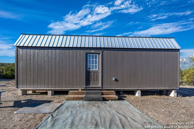 Listing photo id 7 for 2733 Private Road 4560