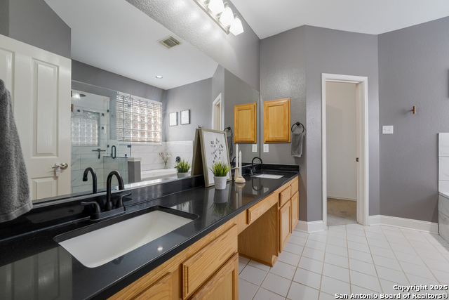 Image 14 of 27 For 21731 Cliff View