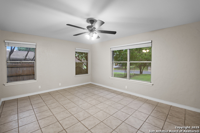 Image 10 of 22 For 136 Danube Dr