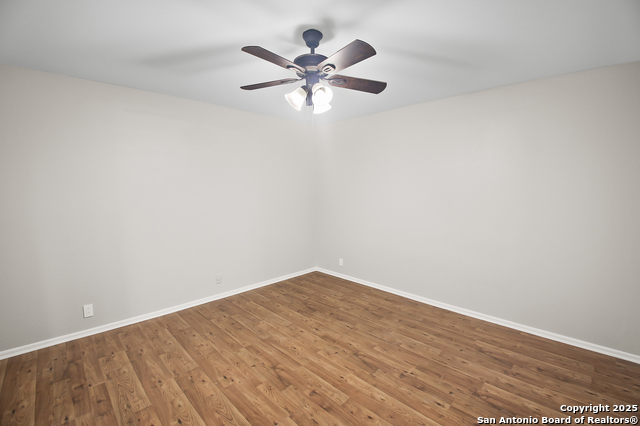Image 15 of 22 For 136 Danube Dr
