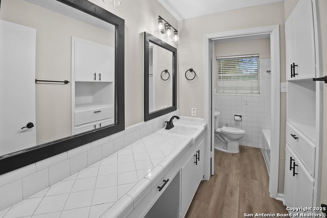 Image 16 of 22 For 136 Danube Dr
