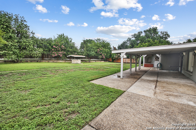 Image 20 of 22 For 136 Danube Dr